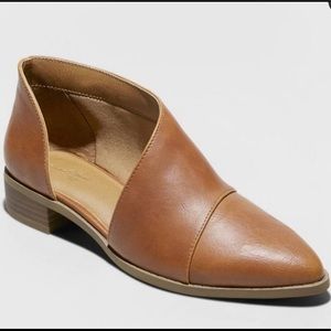 UNIVERSAL THREAD size 7.5 brown booties